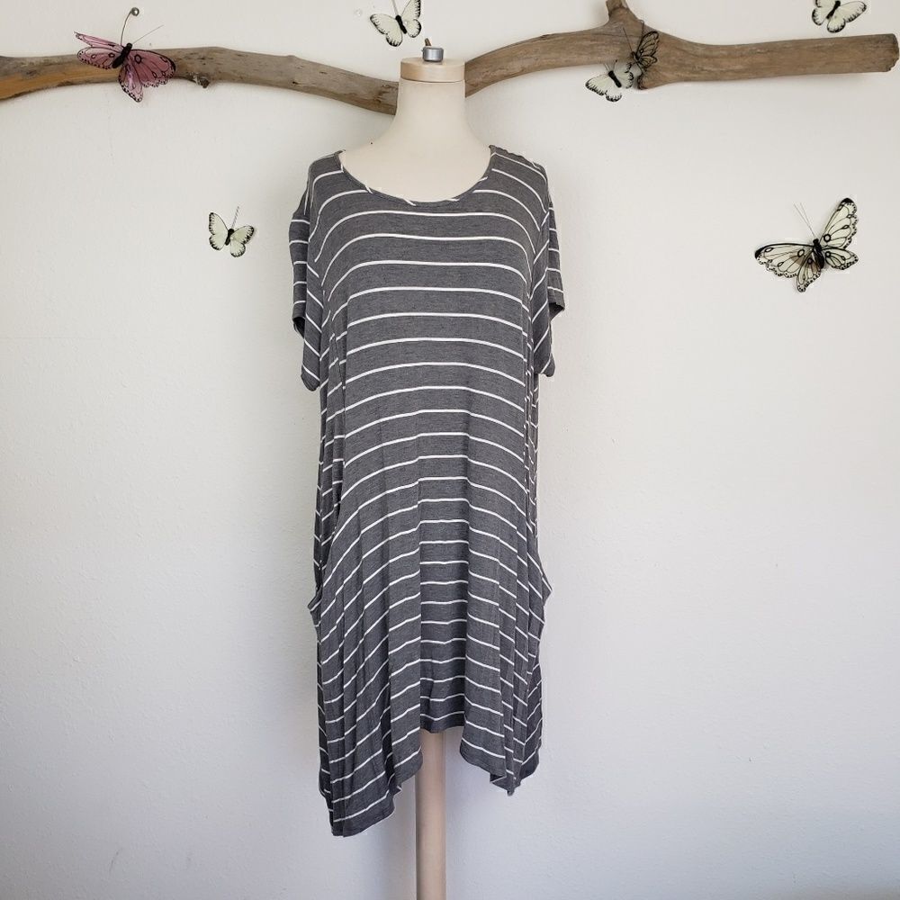 Trendyland gray and white striped tunic dress
